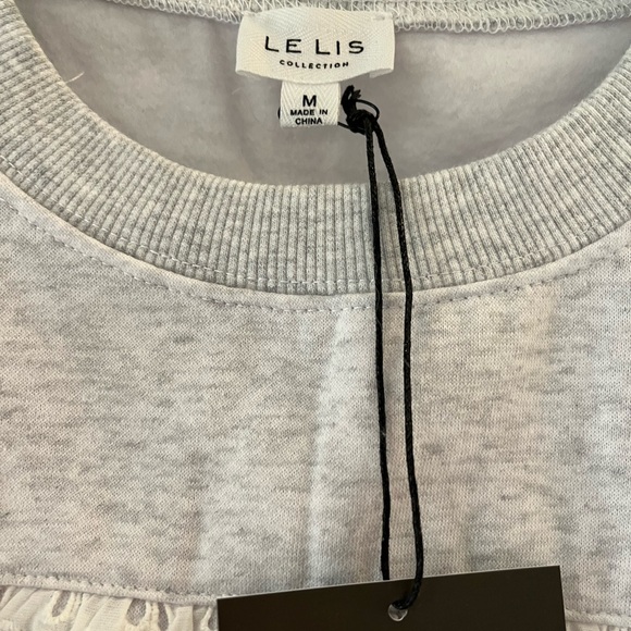 Le Lis Light Gray Crewneck Sweat Set with White Lace Trim- shirt and pants NWT - Picture 3 of 14
